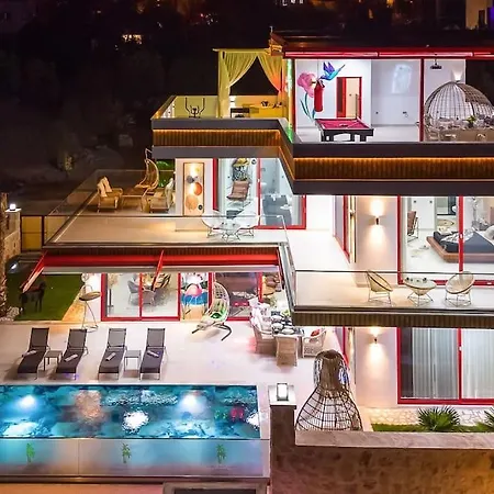 Red Palm Villa